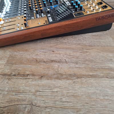TASCAM Model 16 Multitrack Recorder / Mixer / Audio Interface 2019 - Present - Black with Wood Cheeks image 7