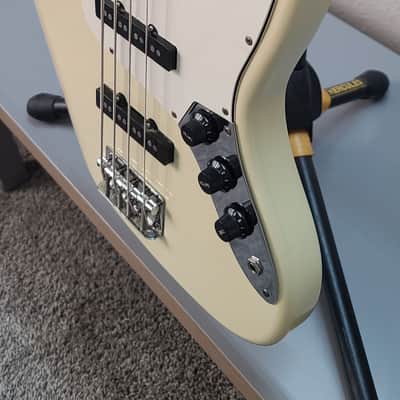 1989 Vintage Squier Jazz Bass E Neck!  Fantastic cond, Excellent Bass 1989 - Pearl White image 6