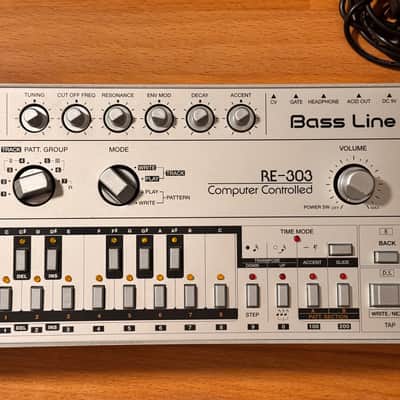 Dinsync RE-303 Roland TB-303 Clone Aluminum Case image 6
