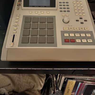 Akai MPC3000 MIDI Production Center 1993 - 2001 - Grey