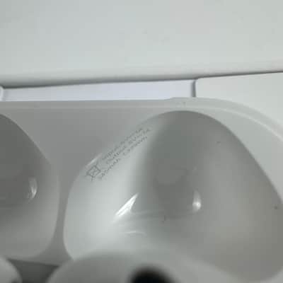 Apple AirPods 4 with Active Noise Cancellation White (MXP93LL/A) image 6