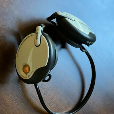 Sony S2 FM/AM Walkman SRF-H11 with Mega Bass image 2