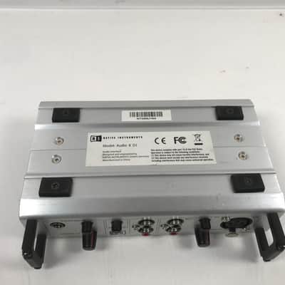 Native Instruments AUDIO 8 DJ Black Interface Audio Interface image 8