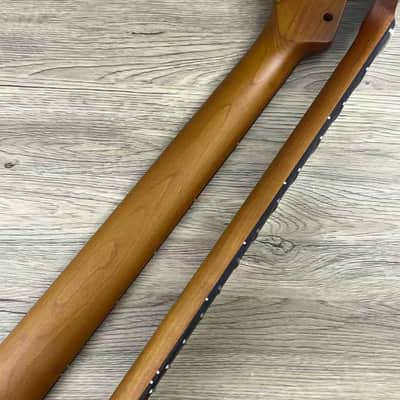 Maple Wood Roasted Guitar Strat Style Neck, 21 Frets Rosewood Fingerboard image 2