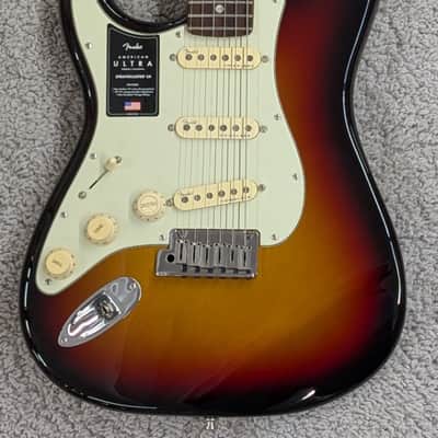 Fender American Ultra LEFTY Stratocaster, Rosewood Fretboard, Ultraburst Finish image 4