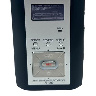 Roland Edirol R-09 24-Bit Wave/MP3 Portable Voice Recorder Complete Japan image 6