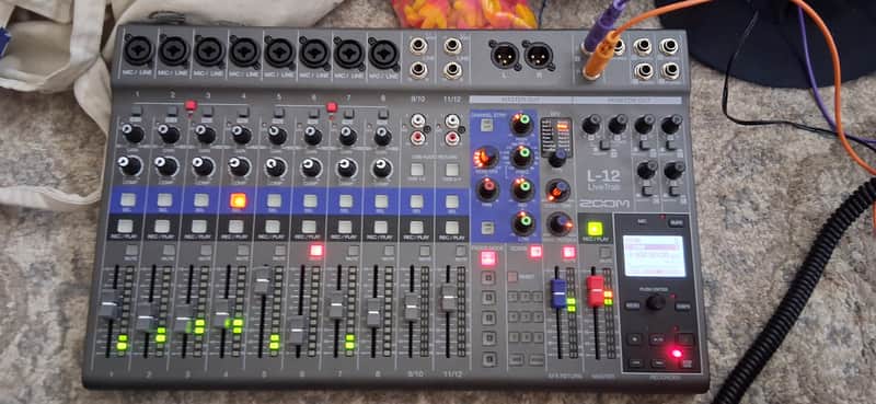 Zoom LiveTrak L-12 Digital Mixer / Recorder 2010s - Grey / Blue image 1