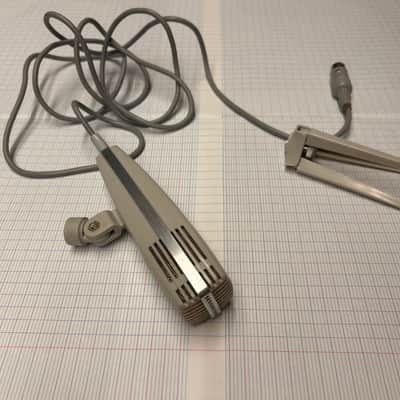 Sennheiser MD 411 1970s - White in Excellent condition with Original Tripod image 3