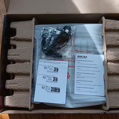 Akai APC64 MIDI Controller & Sequencer – Excellent Condition – Original Box & All Accessories image 2