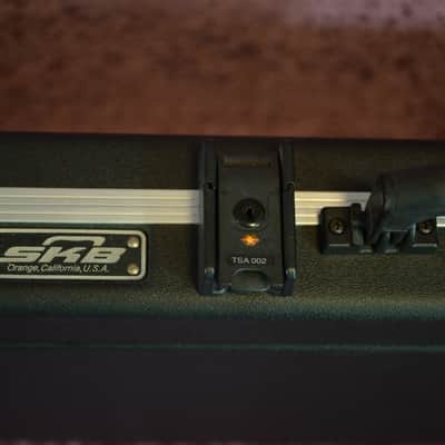SKB 1SKB-66 Deluxe Electric Guitar Hard Case with TSA Latches (for Strat / Tele style) image 2