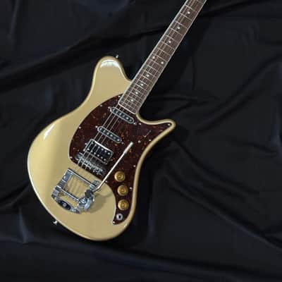 OOPEGG Standard Collection Trailbreaker Mark-1 "Prototype" H-S-S w. G5 Vibrato / Shoreline Gold image 2