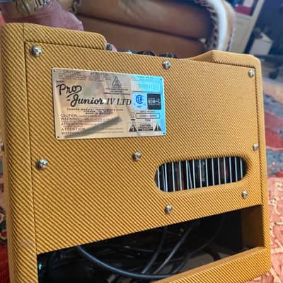 Fender Pro Junior IV 15-Watt 1x10" Guitar Combo 2018 - Present - Lacquered Tweed image 2