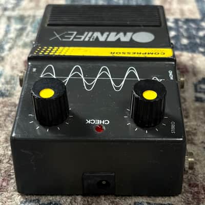 Omnifex 702C Compressor Vintage Guitar Effect Pedal! image 5