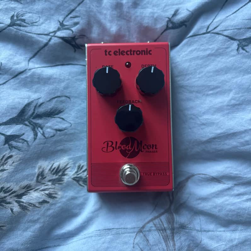 TC Electronic Blood Moon Phaser - Red image 1