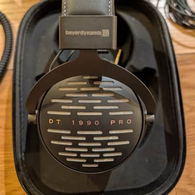 Beyerdynamic DT 1990 PRO Headphones – Case & Extra Ear Pads image 1