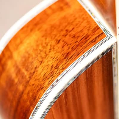 Martin Custom Shop 00 12-Fret Acoustic Guitar - Exceptional Broad Figured Koa with Hardshell Case image 11