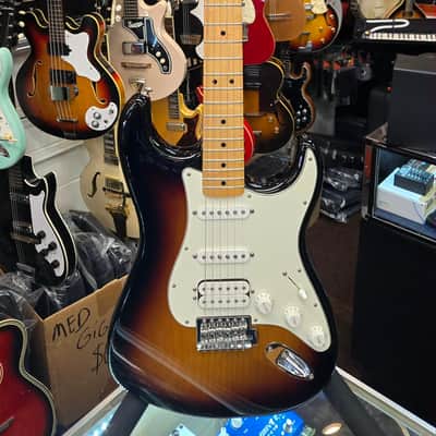 Fender Mexican Standard Stratocaster 2013 - Sunburst image 1