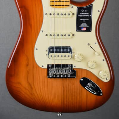 American Professional II Stratocaster HSS – Sienna Sunburst w/Maple image 2
