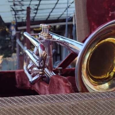 Couesnon Cornet 1923 - Silver with gold wash bell image 3