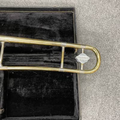 Holton Collegiate TR602 Trombone W/Case and mouthpiece image 2