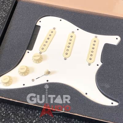Genuine FENDER Pre-Wired VINTAGE NOISELESS Loaded 11-Hole Parchment Pickguard image 2