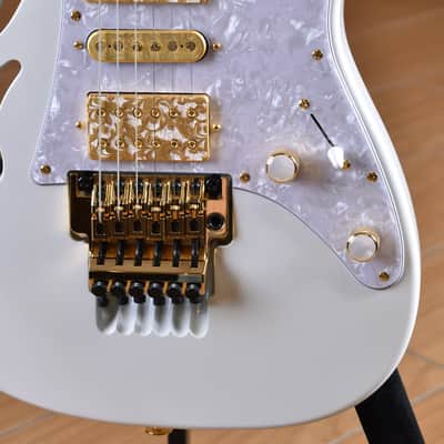 Ibanez PIA PIA3761SLW Steve Vai Signature Stallion White image 9