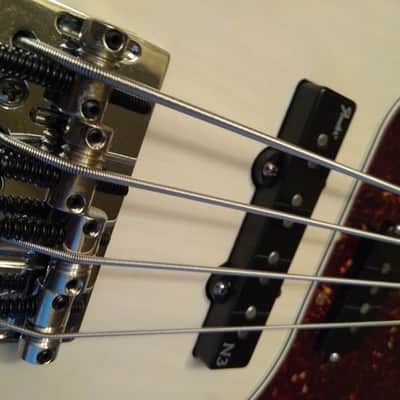 Fender P-Bass Deluxe 2016 Translucent White USA , WOW image 5