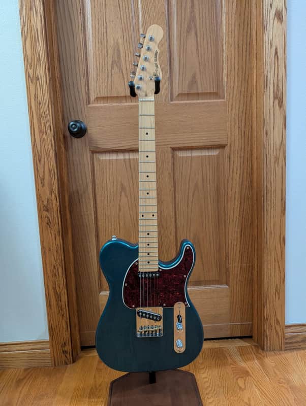 G&L Tribute Series ASAT Classic with Maple Fretboard