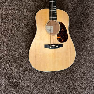 Martin D JR-E Dreadnought Junior Electro Acoustic Guitar  2017 - Natural image 3