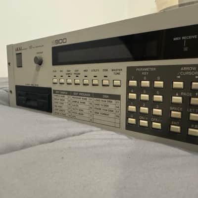 Akai S900 12 bit sampler - LED SCREEN - RAM OK - CHECK DESCRIPTION image 4
