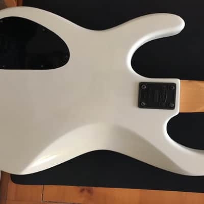 Kramer Forum IV Bass 1989 White image 3
