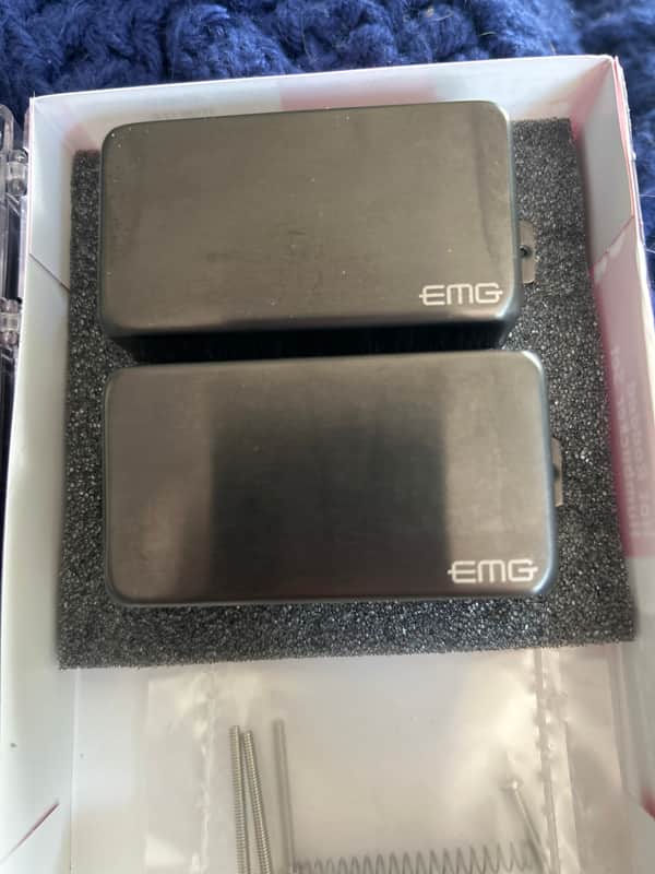 EMG 81/60 2024 - Brushed black chrome image 1