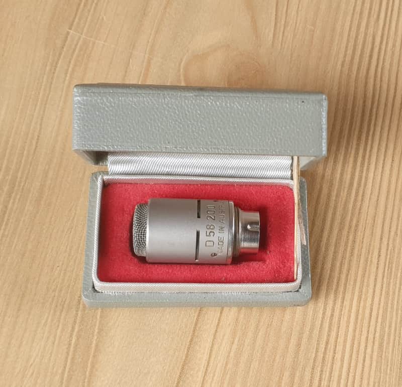 AKG D12 Cardioid Dynamic Microphone