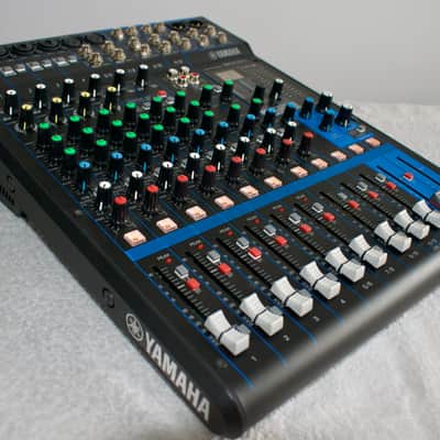 Yamaha MG12XU 12-Channel Analog Mixer 2016 - Present - Black image 11