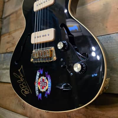 Limited Edition 1998 Gibson USA Blues Hawk Signed by B.B. King w/ Extras image 4