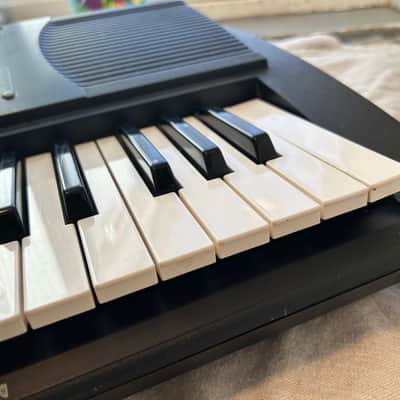 Yamaha PSR-180 Late 1980s image 6