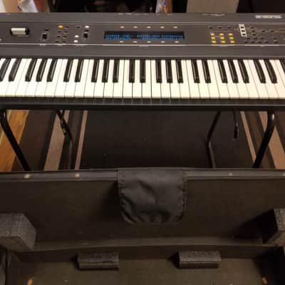 Ensoniq ESQ-1 Vintage 61-Key Wave Synthesizer w/Case & Stand (Tested & Working)