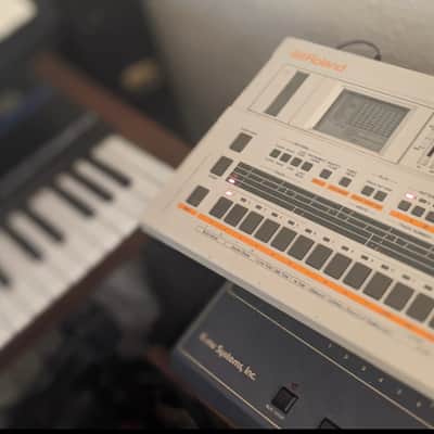 Roland TR-707 Rhythm Composer 1985 - White image 2