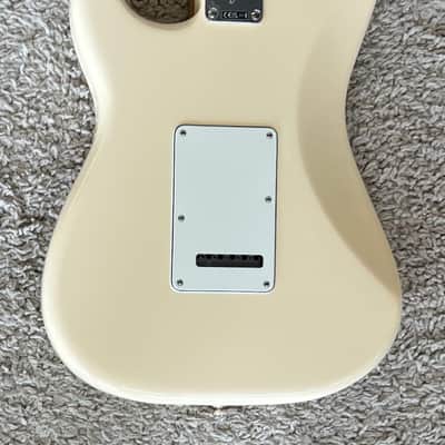 Mint Fender FSR Player II Stratocaster Olympic White, Roasted Neck, CS Fat 50 Pickups image 4