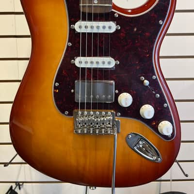 Squier Classic Vibe '60s Stratocaster - HSS - Sienna Sunburst image 3