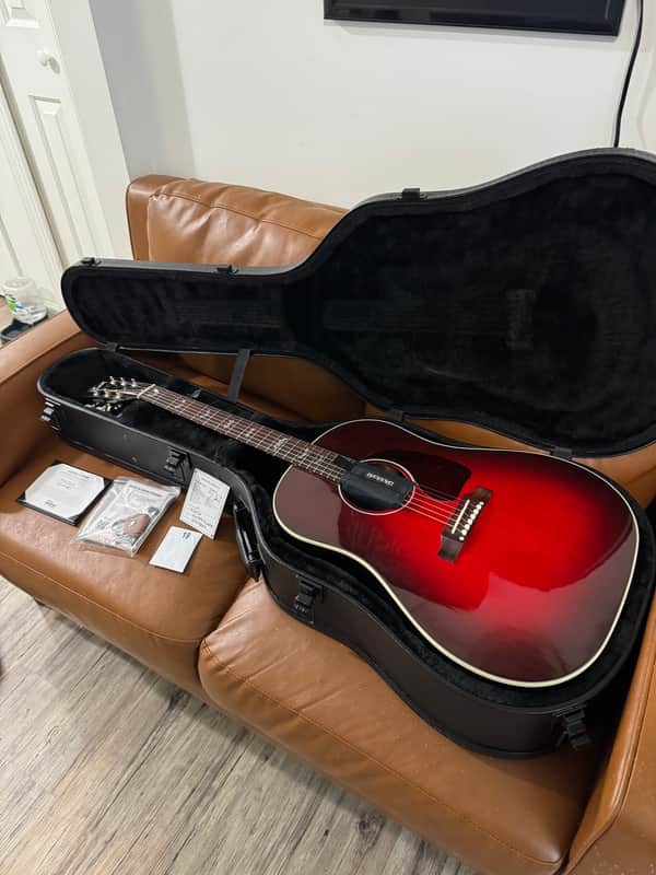 Gibson Custom J-45 Bats 2024 - Blood Red Burst