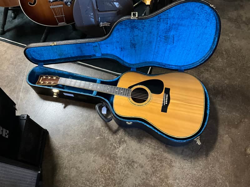 Yamaha FG-400D vintage acoustic guitar 1970s made by Nippon Gakki