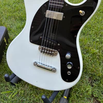 Mosrite Johnny Ramone Mark II - White image 8