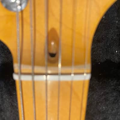 Fender American Deluxe Stratocaster V-Neck with Maple Fretboard 2-Color Sunburst image 6