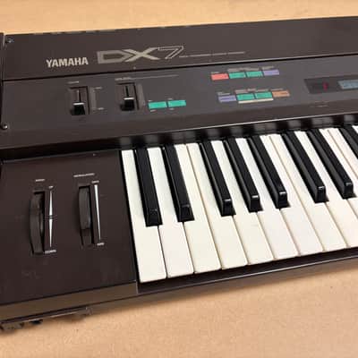 Yamaha DX7 Programmable Algorithm Synthesizer 1983 - 1987 - Black image 3