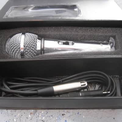 Wellson DM-9000 Dynamic Mic Microphone with XLR Cable DM9000 image 2
