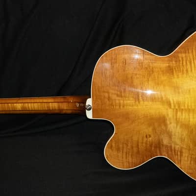Heritage Custom Eagle Classic 2001 - Almond Sunburst image 3