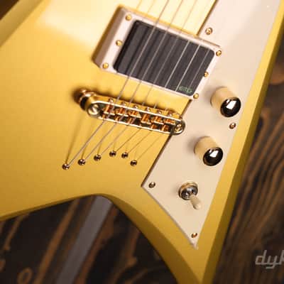 ESP LTD Kirk Hammett Signature KH-V Metallic Gold image 5