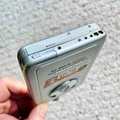 [RARE] PANASONIC SX76 Walkman Cassette Player, Near Mint Silver, Working ! image 13