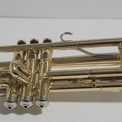Martin IMPERIAL , TRUMPET W double Reverse LP tuning slide , 2 Mouthpieces and Hard case 1952 - Clear Lacquer image 21